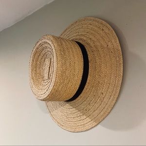 👒 Wide Brimmed Straw Hat with thin Black Trim